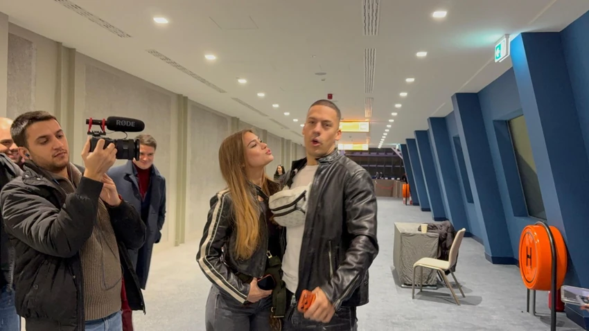 Baka Prase sa devojkom Milenom