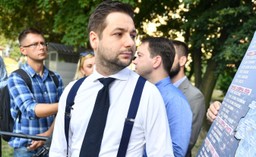 Warszawa: Patryk Jaki rozpoczął akcję "100imy pod blokiem"; na początek – Bielany