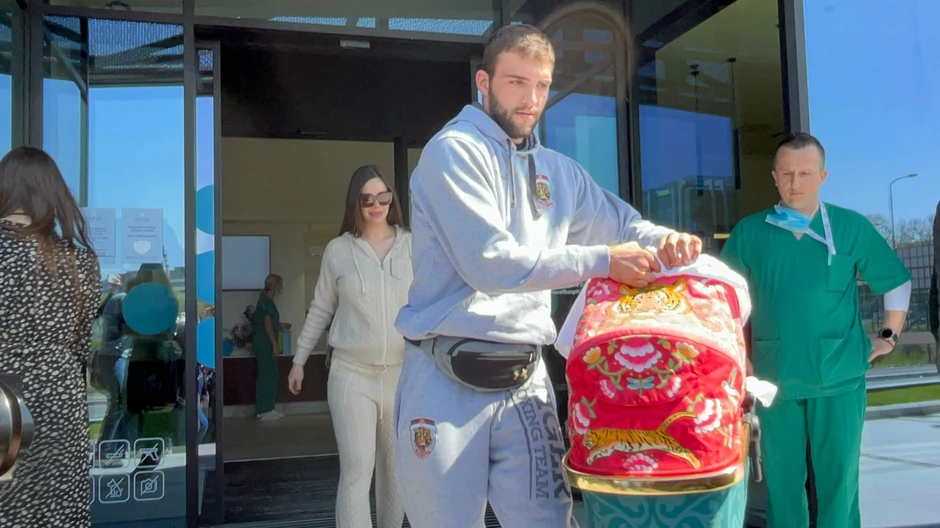 Bogdana izašla iz porodilišta