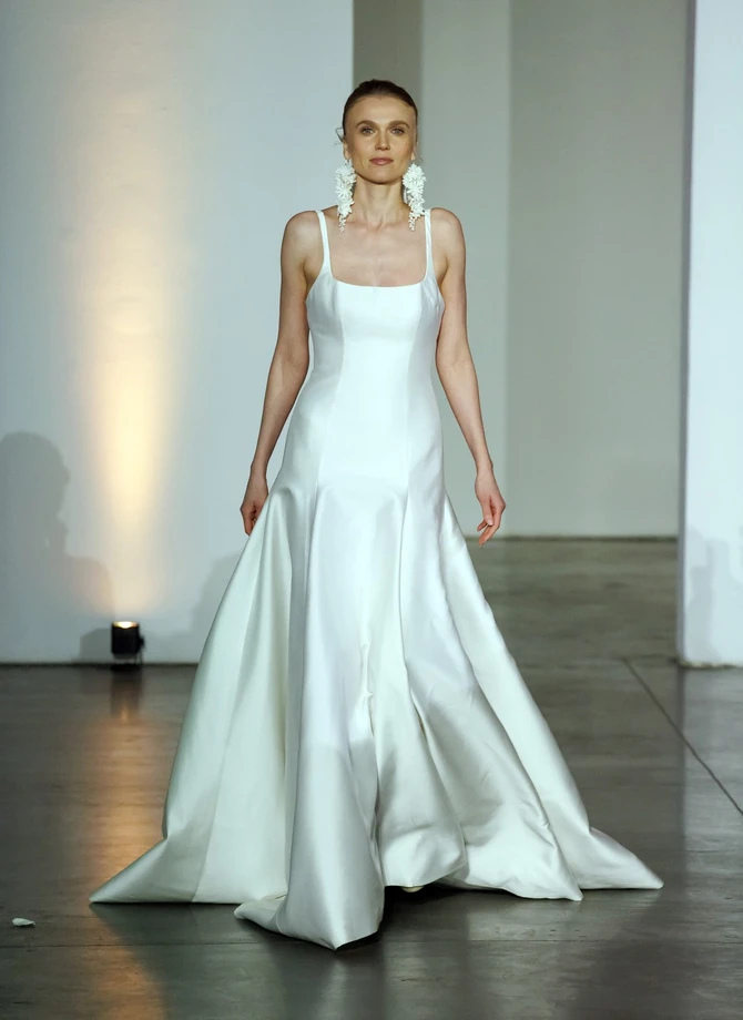 Modeli inspirisani slip haljinama su top trend 