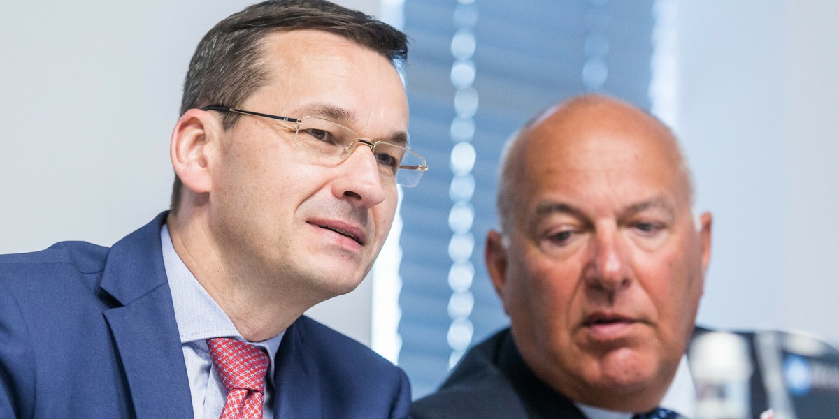 Mateusz Morawiecki i Tadeusz Kościński mogą przebierać w projektach podatku przychodowego.