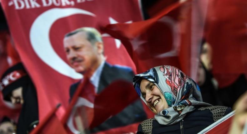 Polls show Turks are divided on whether to back a referendum on constitutional changes which would expand President Recep Tayyip Erdogan's powers