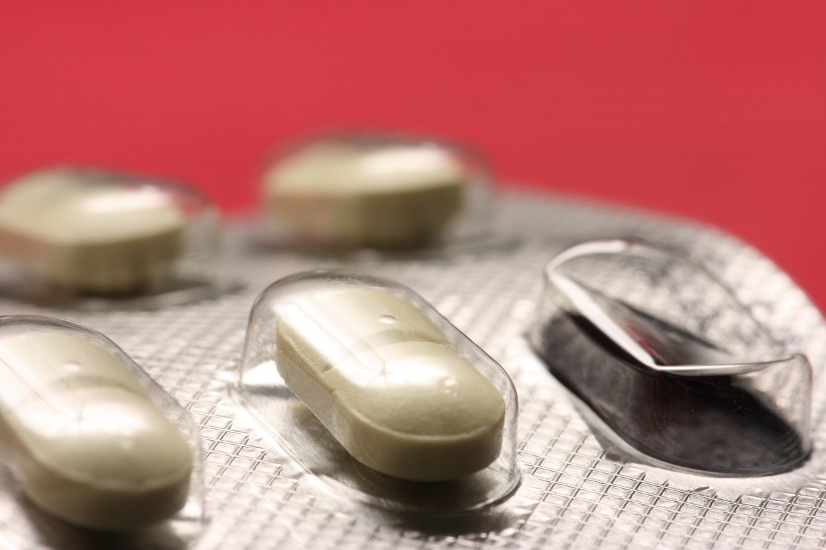 Podatnik z prawem do ulgi rehabilitacyjnej może odliczyć od dochodu wydatki na leki, nawet gdy ich przyjmowanie nie jest związane z przyczyną niepełnosprawności.