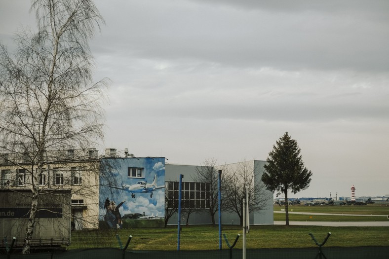 Rzeszów. Sprzęt wojskowy na lotnisku w Jasionce