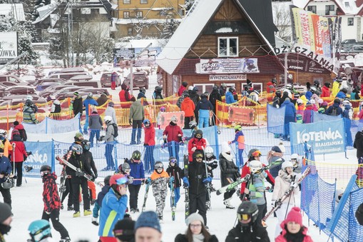 Tłumy na stoku w Białce Tatrzańskiej