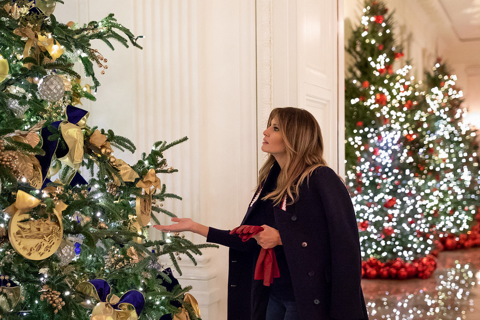 Biały Dom udekorowany choinkami z rozmachem. Melania Trump miała oryginalny pomysł