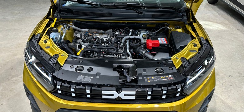 Tak Dacia ratuje silnik spalinowy. Jedno tankowanie i masz 1590 km zasięgu