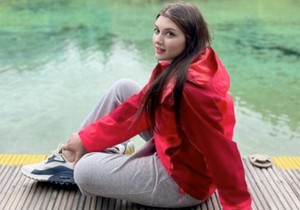 Otišla u Kinu i poljubila najpoznatijeg glumca: Milioni žena su je zamrzeli preko noći