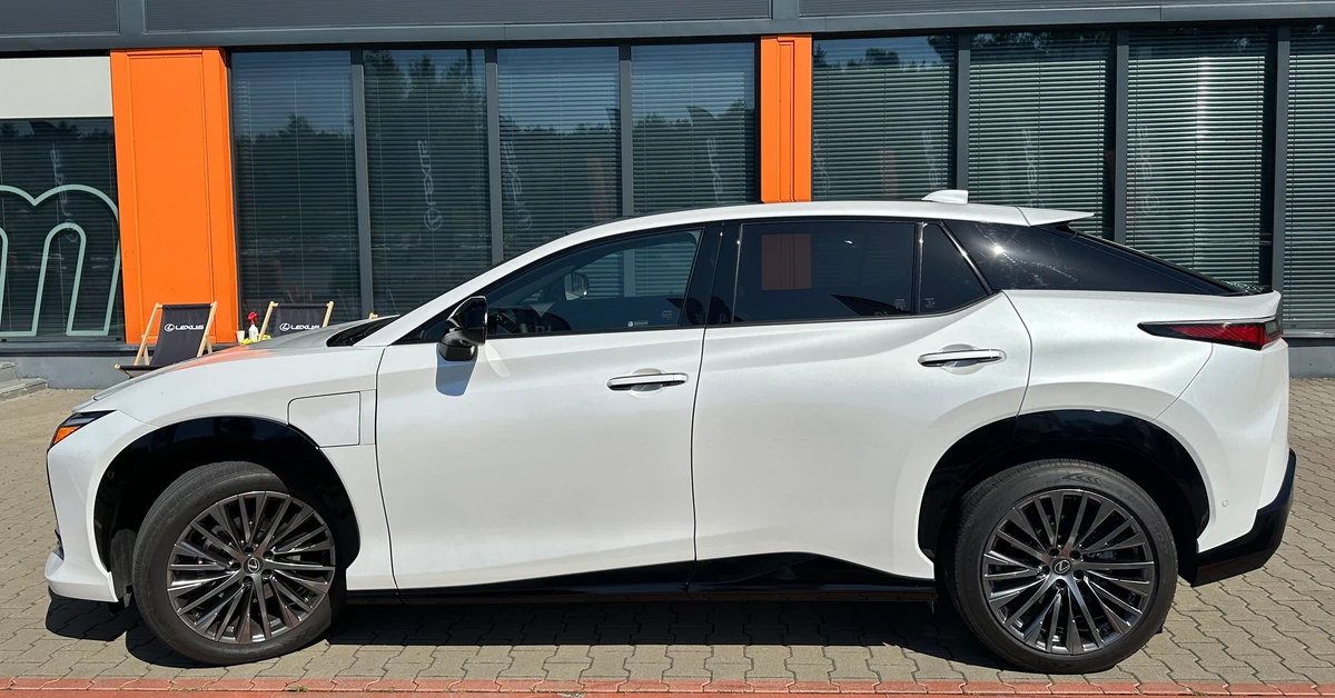 Oto nowy Lexus zamiast NX. Pod maską rewolucja. Ile kosztuje?