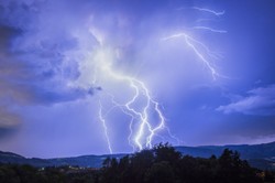 Gwałtowne burze i upały. Ostrzeżenia IMGW dla południowo-zachodniej Polski