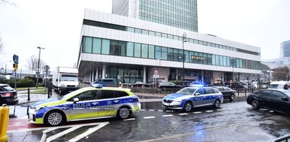 Tak wygląda teraz centrum Warszawy. Na ten widok zrobiliśmy wielkie oczy. Marriott zamieniony w twierdzę! [ZDJĘCIA]