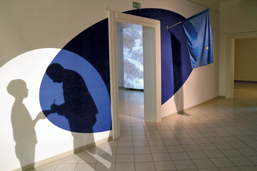 Rad Milete Prodanovića s autorske izložbe “Genus - porodične priče”, Umetnička galerija Nadežda Petrović, Čačak﷑