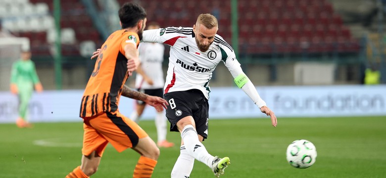 Liga Konferencji. Augustyniak bohaterem meczu z Szachtarem. Legia przerwała serię porażek