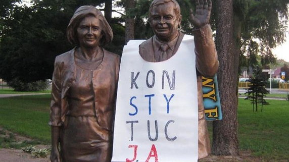 Pomnik w Białej Podlaskiej stał się elementem bieżącego sporu politycznego