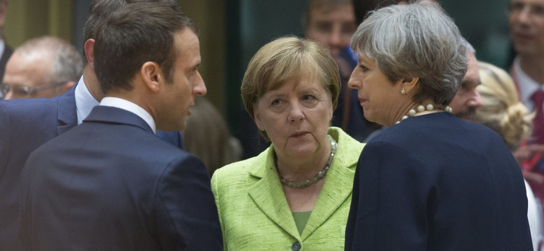 Macron ostro krytykuje Europę Wschodnią, Merkel popiera francuskiego prezydenta