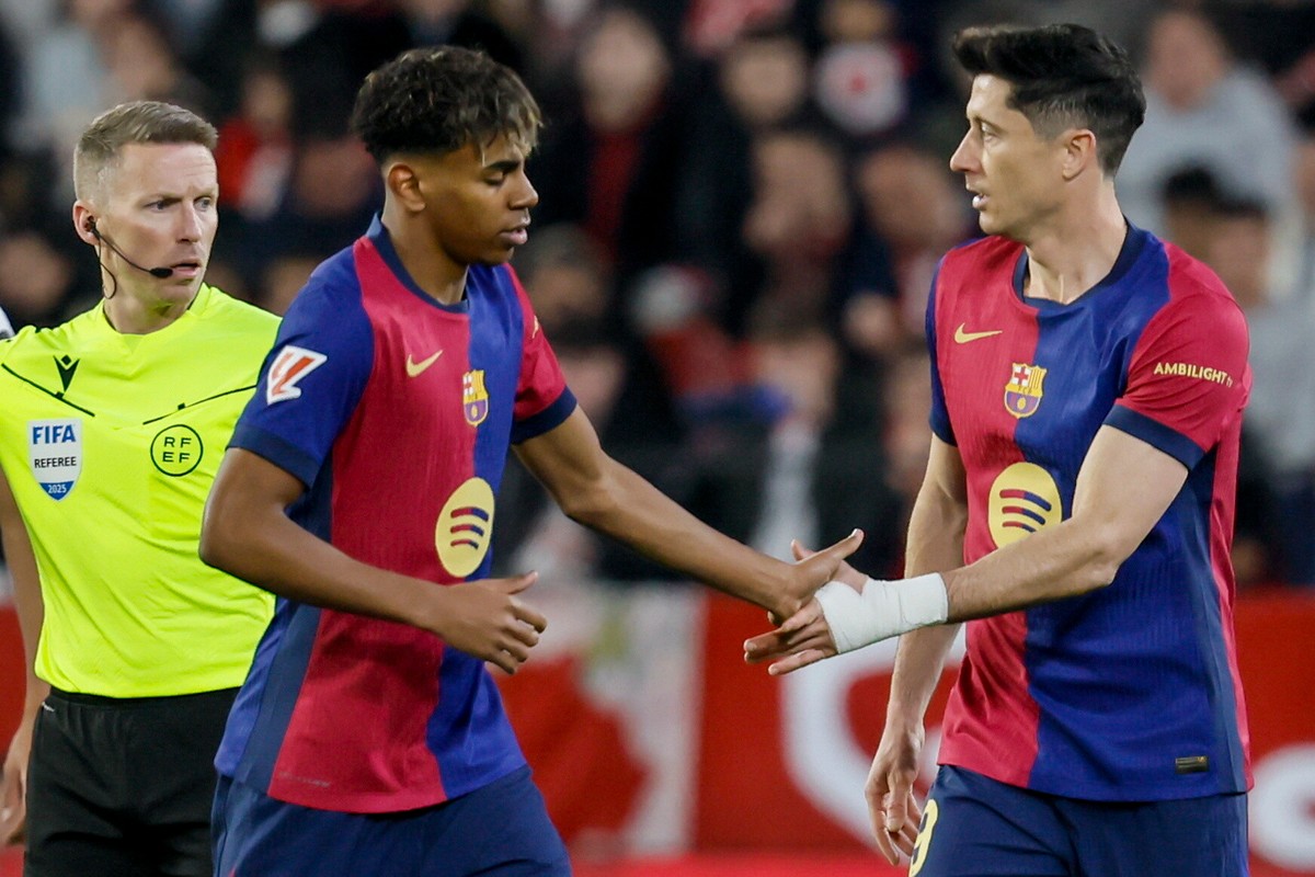 Lamine Yamal i Robert Lewandowski