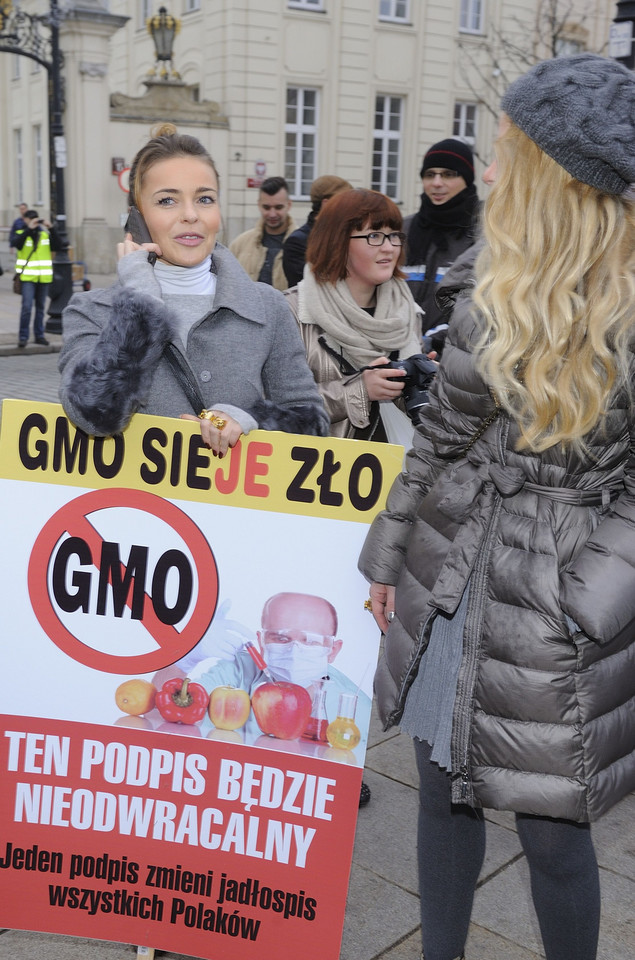 Doda z rodzicami, Piróg i Herbuś przeciwko GMO