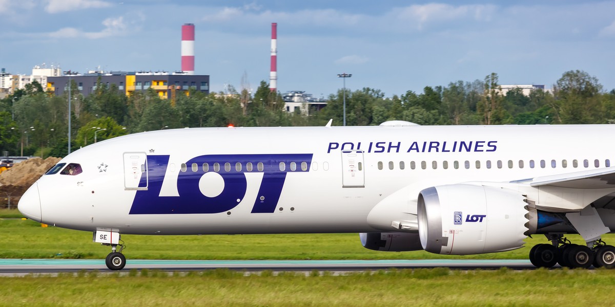 LOT czeka na dostawę kolejnych samolotów Boeing 787-9 Dreamliner. Dwie maszyny tego typu przezimują na pustyni w USA zanim trafią do polskiego przewoźnika. (Zdj. ilustracyjne)