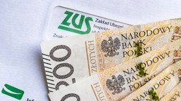 zus wypłaca dodatkowe pieniądze. ważny komunikat dla roczników 1949-1969