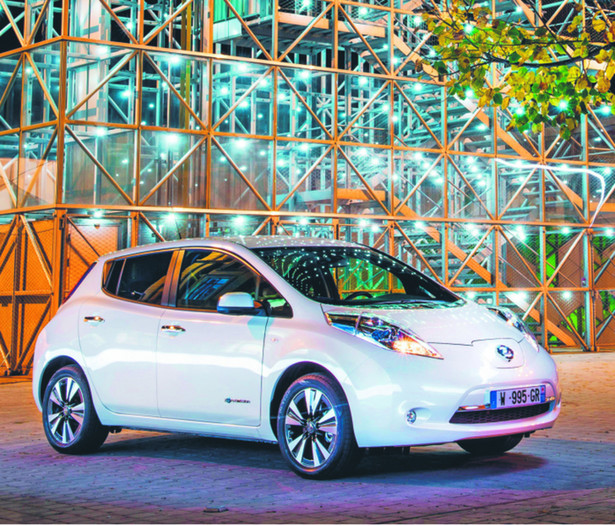 Nissan Leaf Cena: 128 000 zł Zasięg: 199–250 km Przyspieszenie 0–100 km/h: 11,5 s Prędkość maksymalna: 144 km/h