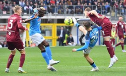 Zieliński z asystą, Linetty... spowodował rzut karny. Napoli rozgromiło Torino [WIDEO]