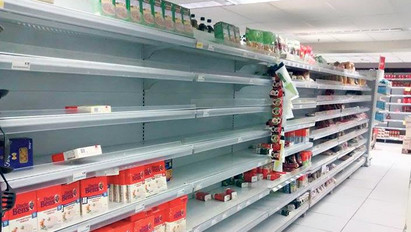 „Felesleges a tartós élelmiszerek felvásárlása” – A cseh kormányfő arra kéri az embereket, ne pánikoljanak
