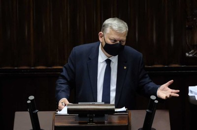 Suski: Nikt nie może nakazać Angeli Merkel, żeby robiła to, co nam się podoba