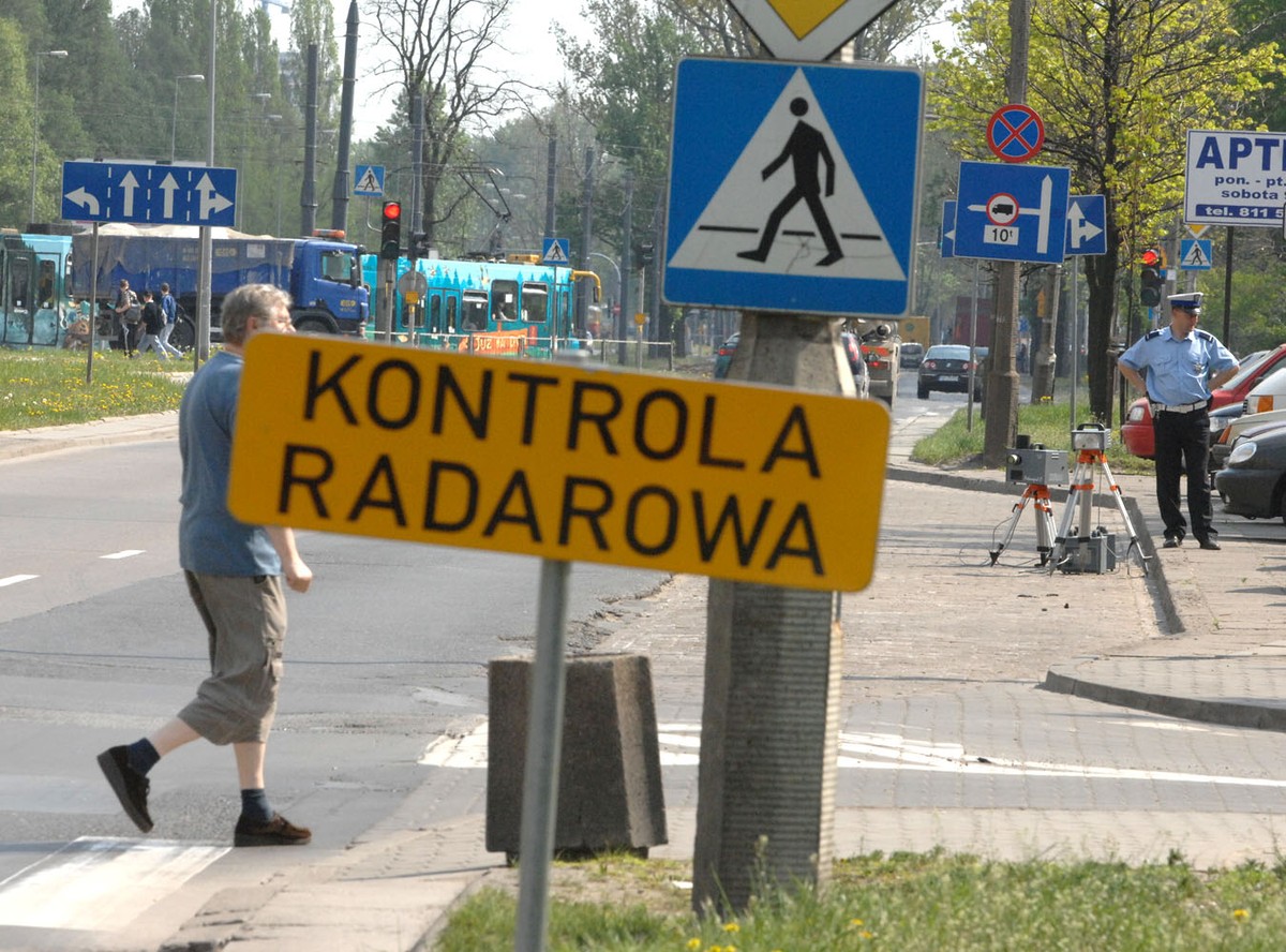 Uwaga! Tam policja czatuje z fotoradarem