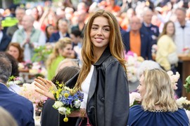 Princeza Aleksija od Holandije je NOVA ZVEZDA u kraljevskoj porodici: Ima poseban stil, pleni harizmom i NIKAD NE SKRIVA OVU NESAVRŠENOST NA LICU