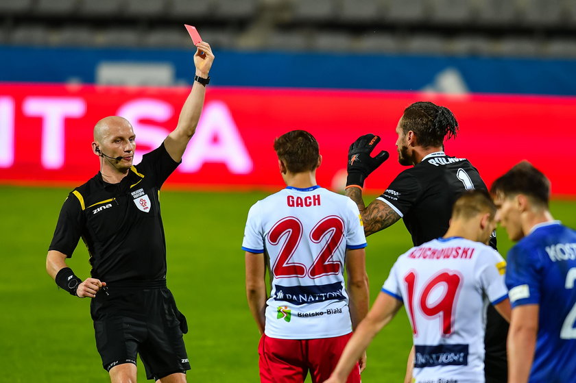 Pierwsi wpadkę zaliczyli Górale, którzy tylko zremisowali z Miedzią (2:2) na jej stadionie.