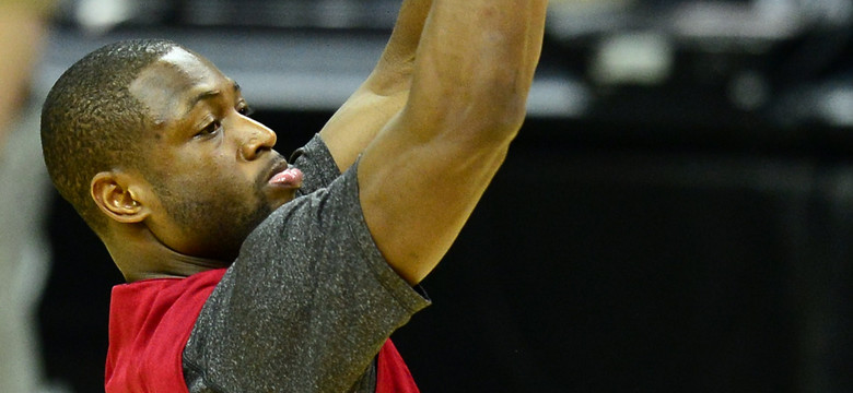 NBA: Dwyane Wade w Miami Heat jeszcze przez rok, wielka umowa Lillarda