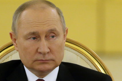 Putin mówi, że izolacja Rosji jest niemożliwa i grozi konsekwencjami