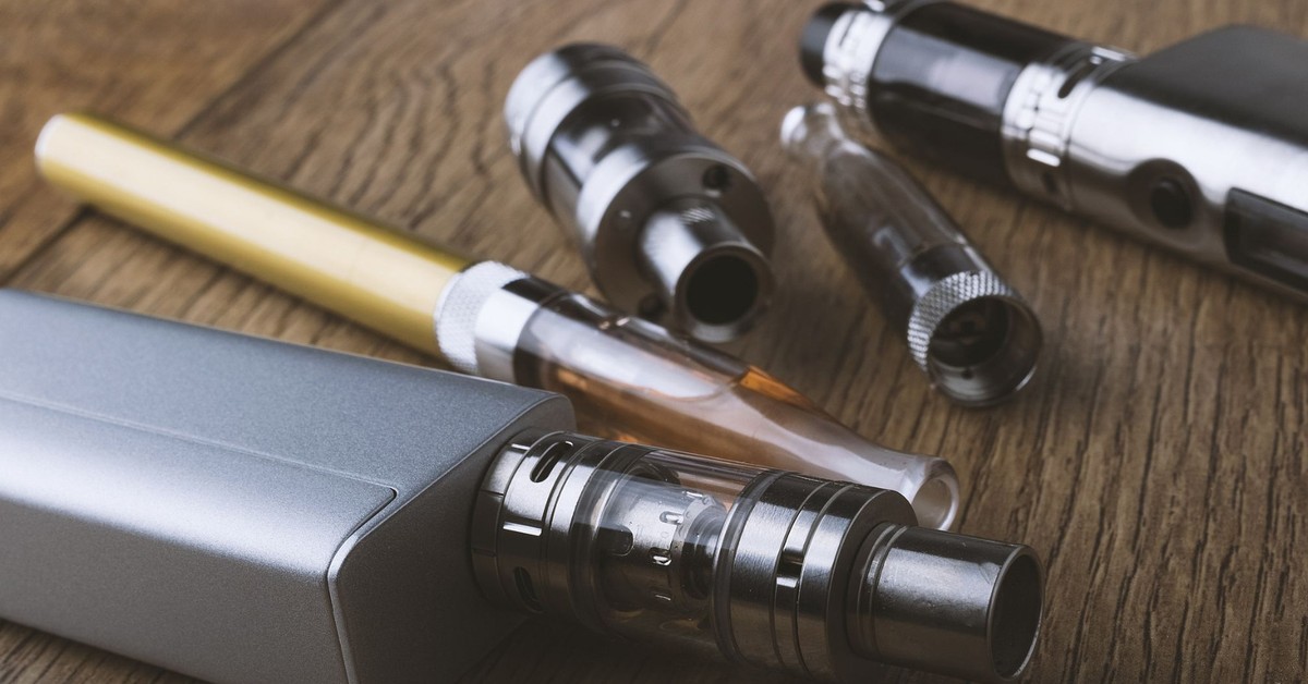 Zakaz palenia e-papierosów w miejscu pracy. Co się zmieniło w ustawie tytoniowej?