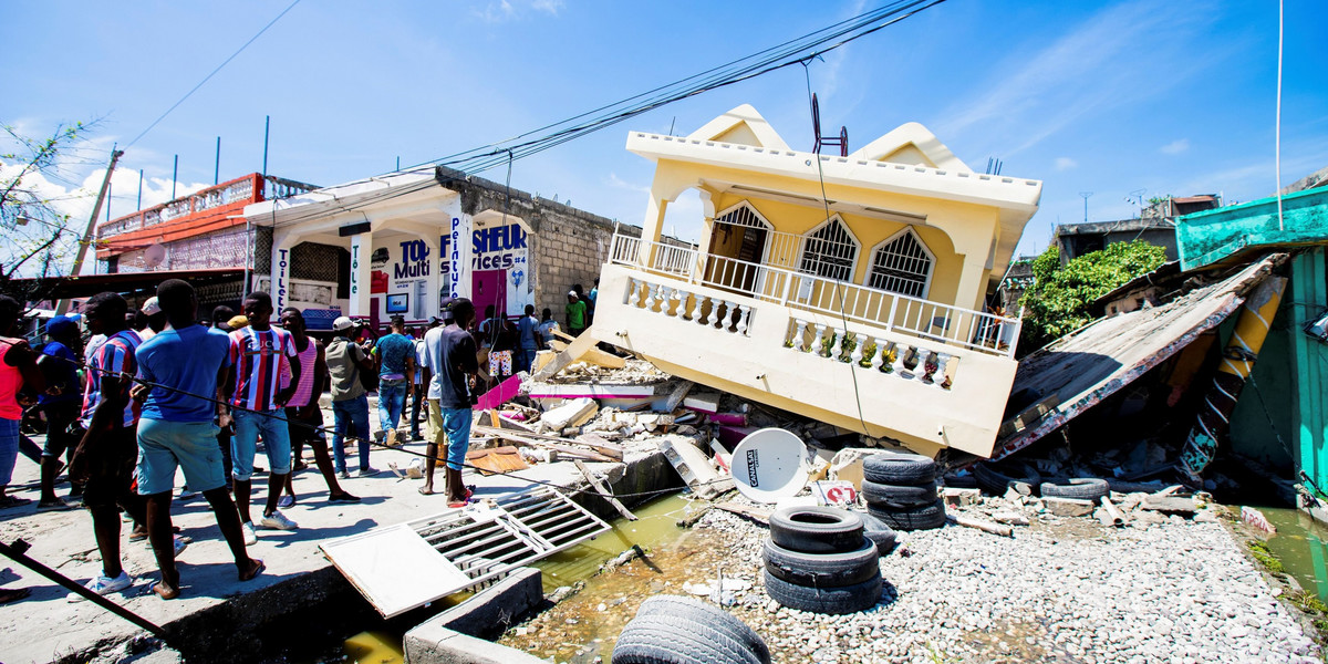 Z Haiti docierają do nas wstrząsające obrazy.