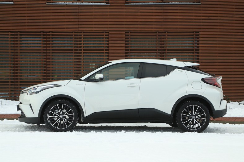 Toyota CHR Efektowna czy też efektywna? (Test, Opinie