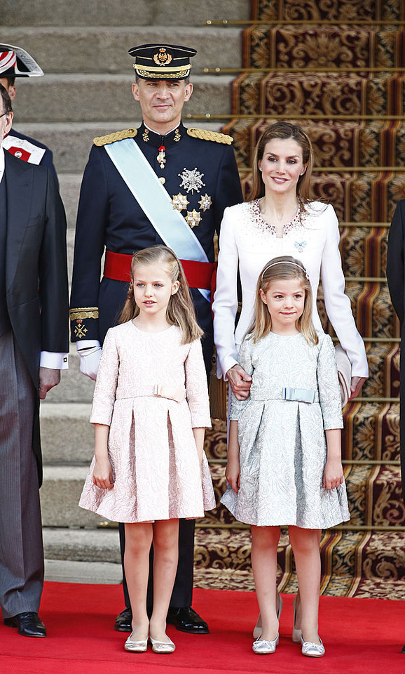 Król Filip VI i królowa Letizia z córkami