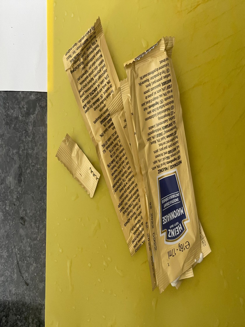 Comme avec toutes les box, les déchets ne manquent pas...