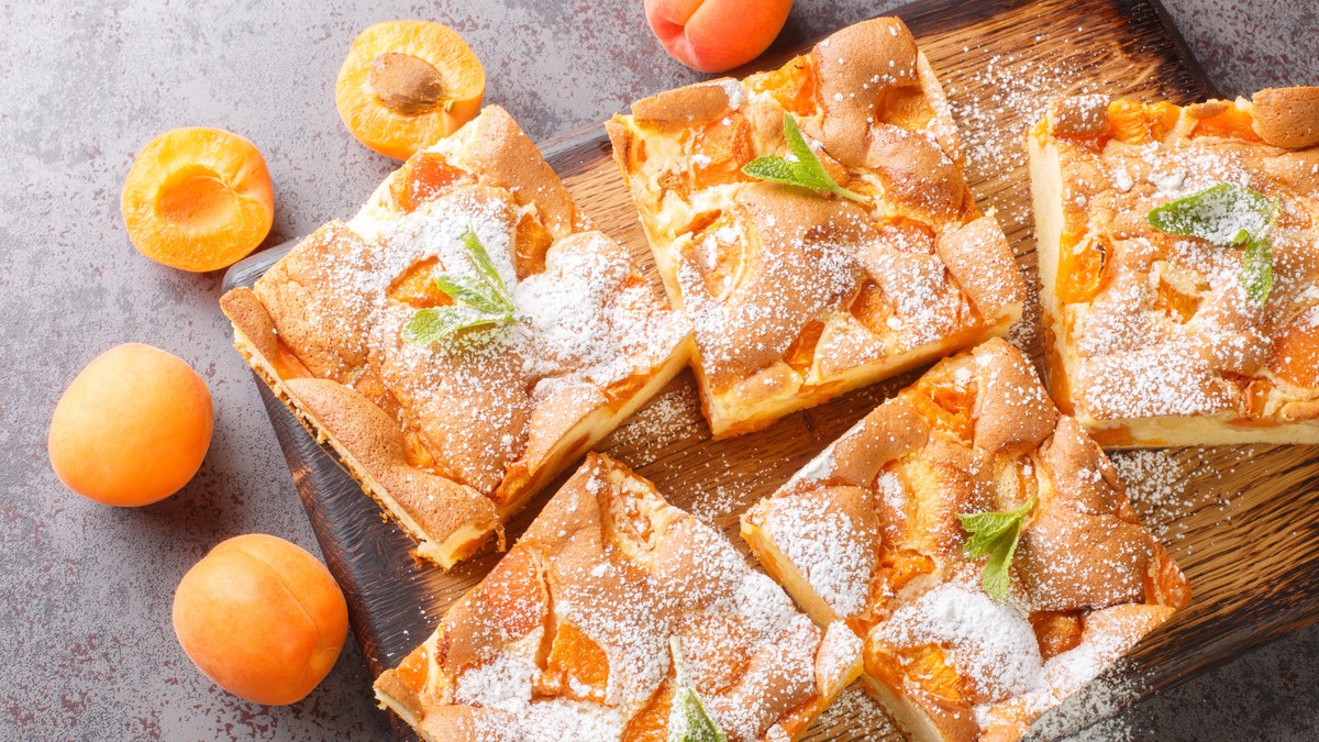 Recept za kolač sa kajsijama gotov za tili čas: Kad ga jednom probate, pravićete ga stalno
