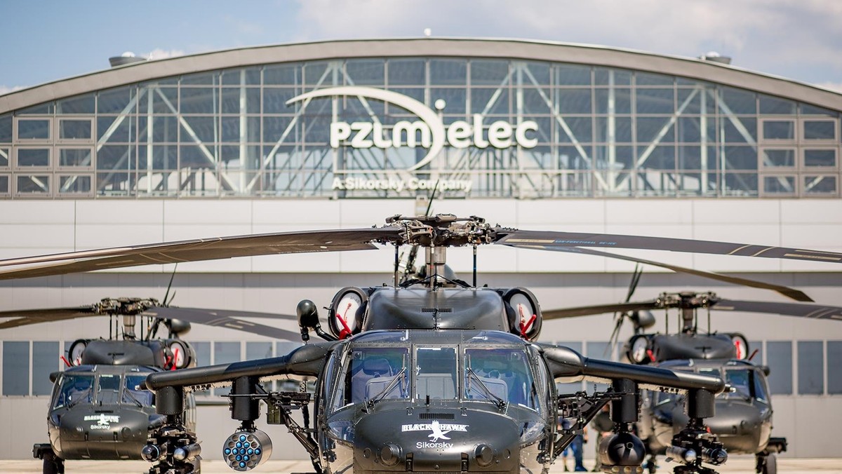 S-70i™ BLACK HAWK Minister Antoni Macierewicz obiecał, że te maszyny znajdą się na wyposażeniu polskiej armii. Fot. Krzysztof Trzski/kris trzaski fotografia/Lockheed Martin