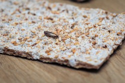 Sposób na mole spożywcze z czasów PRL. Weź rondel i zagotuj w nim te dwa składniki