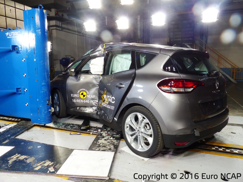 Renault Scenic w teście zderzeniowym EuroNCAP 