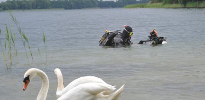 Zaskakujący finał poszukiwań kobiety w jeziorze Ińsko. Służby cały czas wyjaśniają, co tam się wydarzyło