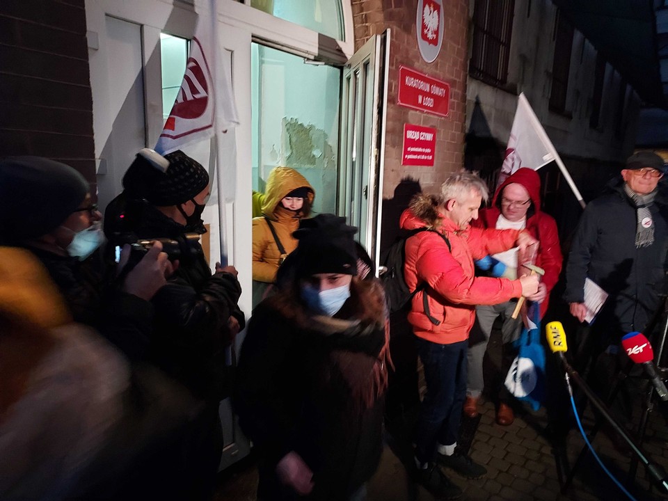 Protestujący pod łódzkim kuratorium