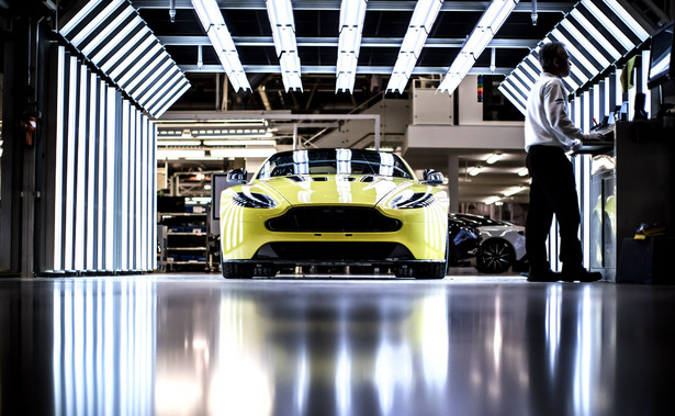Brytyjski rząd jedną decyzją zabije przemysł motoryzacyjny? Aston Martin ostrzega