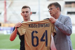 Pogoń Szczecin w nowym sezonie będzie grać w złotych koszulkach