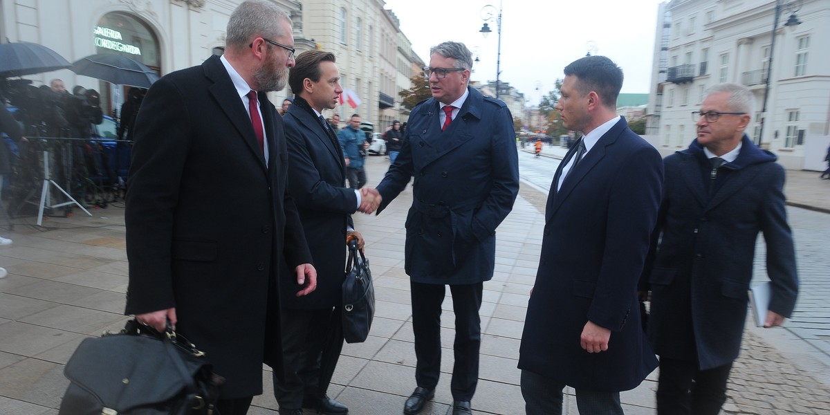 Przedstawiciele Konfederacji. Od lewej: Grzegorz Braun, Krzysztof Bosak, Przemyslaw Wipler, Sławomir Mentzen i Włodzimierz Sklaik.