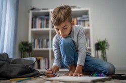 Kontrole uczniów w domach? Ocena funkcjonalna wywołuje emocje. MEN wyjaśnia