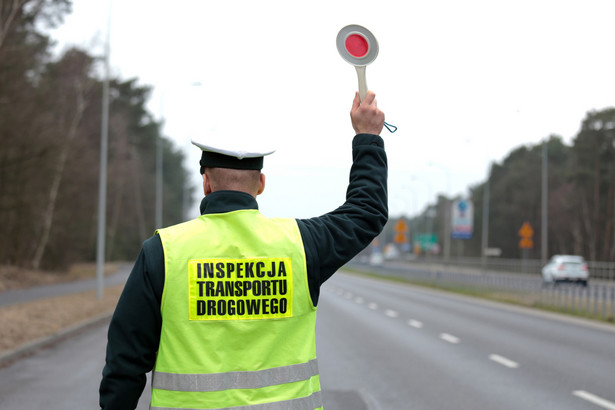 W konsekwencji dalsze używanie fotoradarów AD9 C przez ITD będzie niezgodne z prawem, ponieważ przyrządy stosowane przy utrzymaniu porządku publicznego podlegają prawnej kontroli metrologicznej