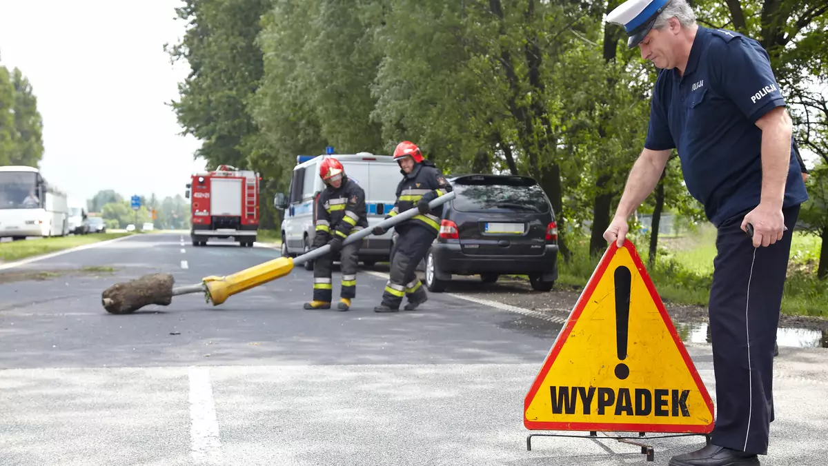 Wypadek autem bez przeglądu, opuszczenie miejsca wypadku – co za to grozi?