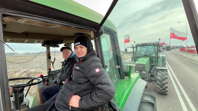 Młodzi rolnicy na proteście w Jeżewie Starym